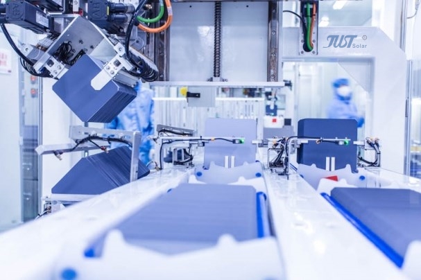 JUSTSOLAR automated solar cell handling